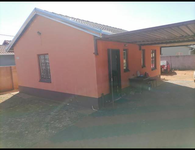 2 BEDROOM HOUSE FOR SALE IN PROTEA GLEN